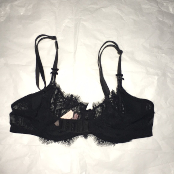 Victoria’s Secret push-up without padding bra - Picture 2 of 3